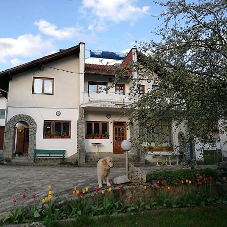 Самостоятелни стаи в къща за гости Балкан Рибарица Экстерьер фото