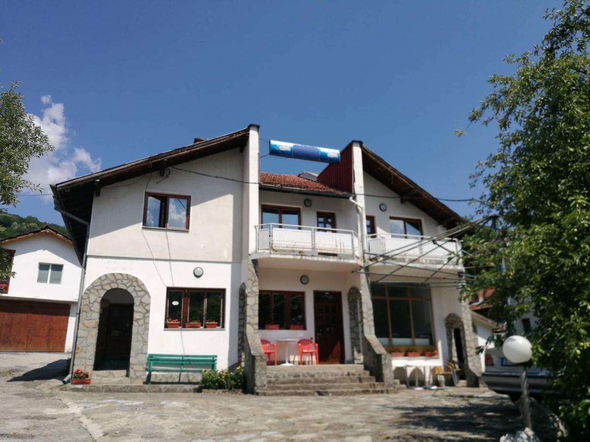 Самостоятелни стаи в къща за гости Балкан Рибарица Экстерьер фото