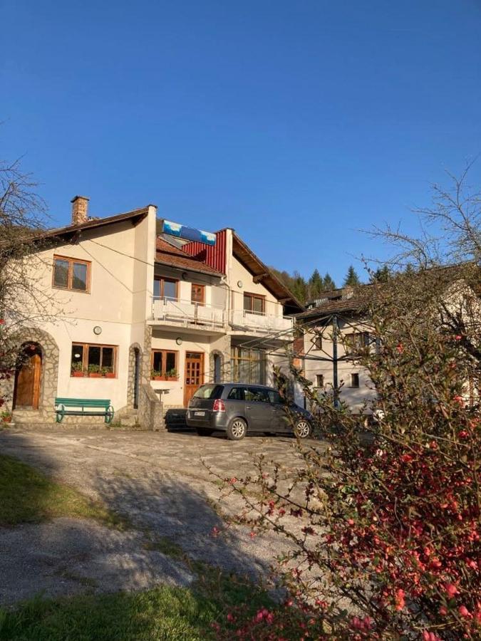 Самостоятелни стаи в къща за гости Балкан Рибарица Экстерьер фото