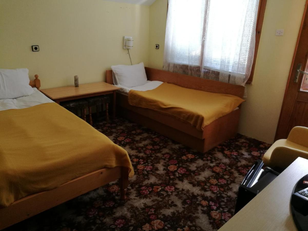 Самостоятелни стаи в къща за гости Балкан Рибарица Экстерьер фото